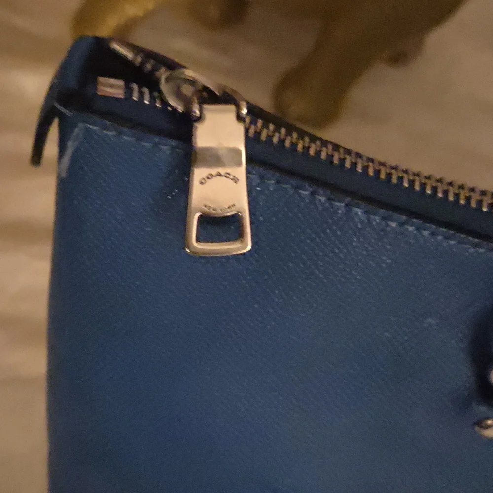 Coach Gallery Tote - Picture 4 of 9